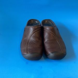 Keen, slip on, leather, good condition.